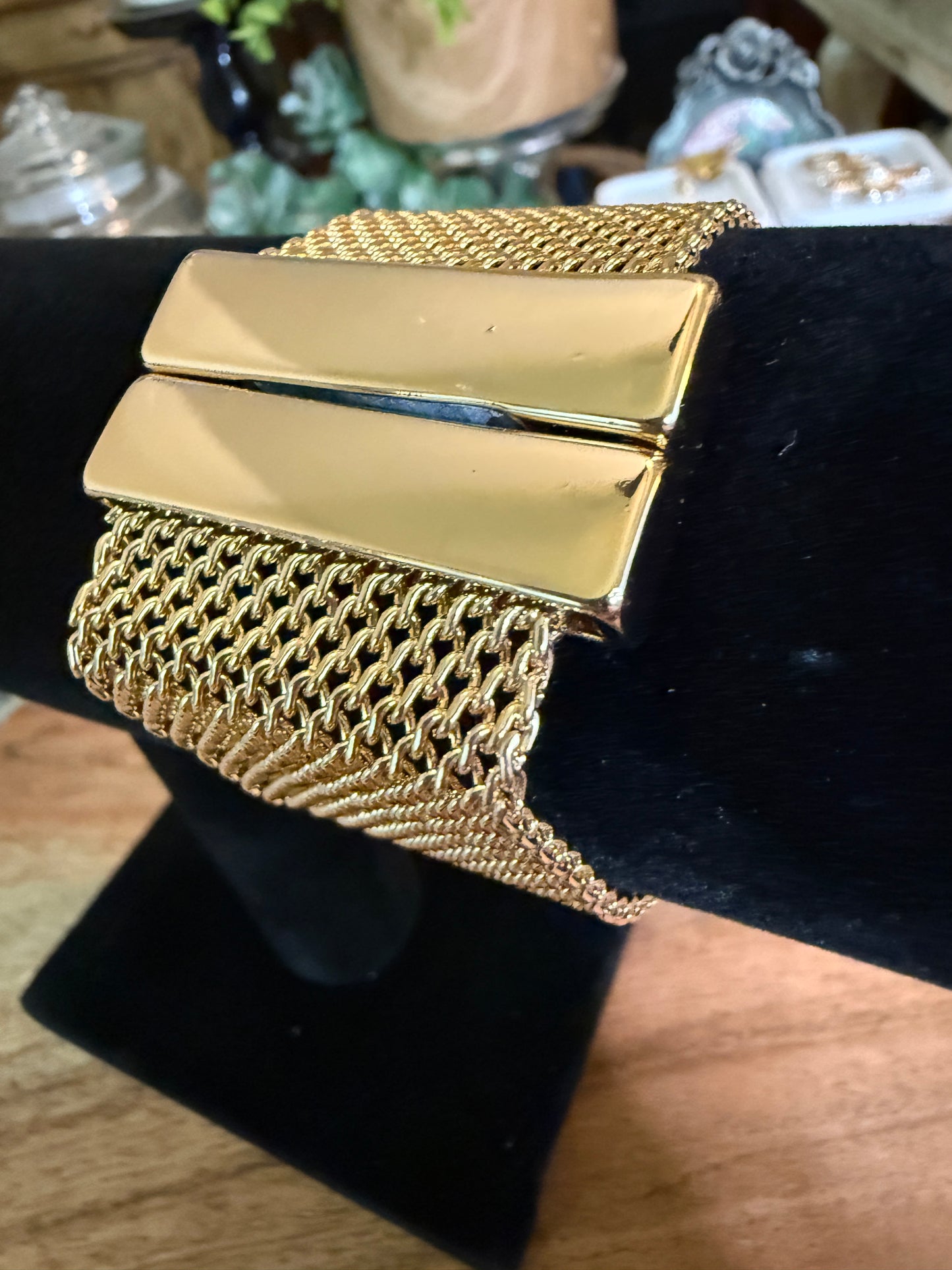 Overlap knot metal bracelet