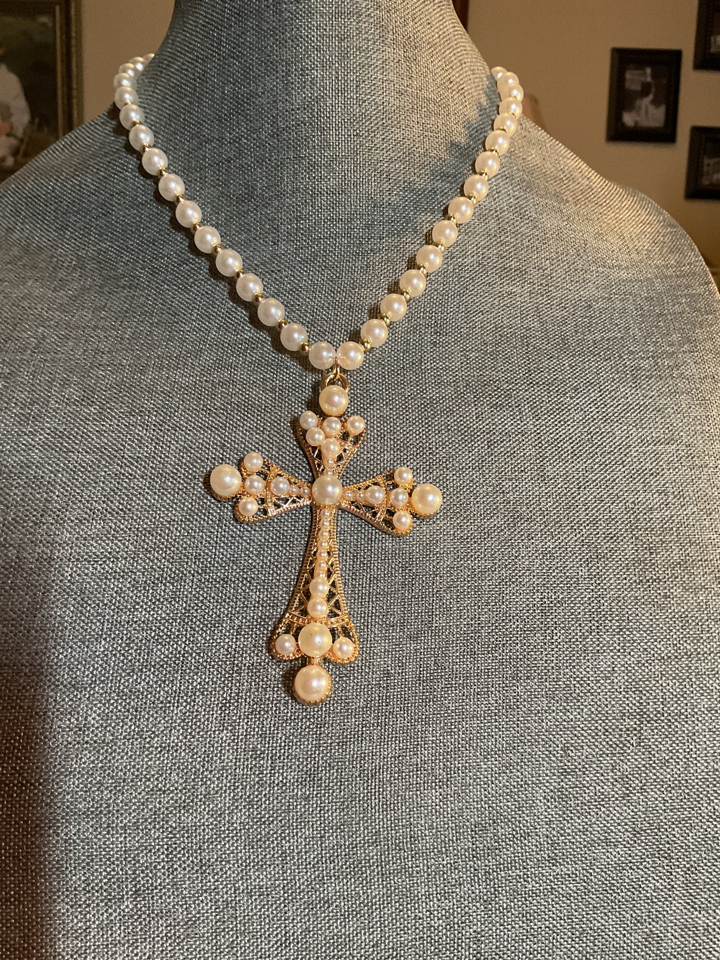 Pearl beaded necklace with a pearl bead, large cross pendant