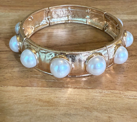 Stretch gold and pearl bracelet