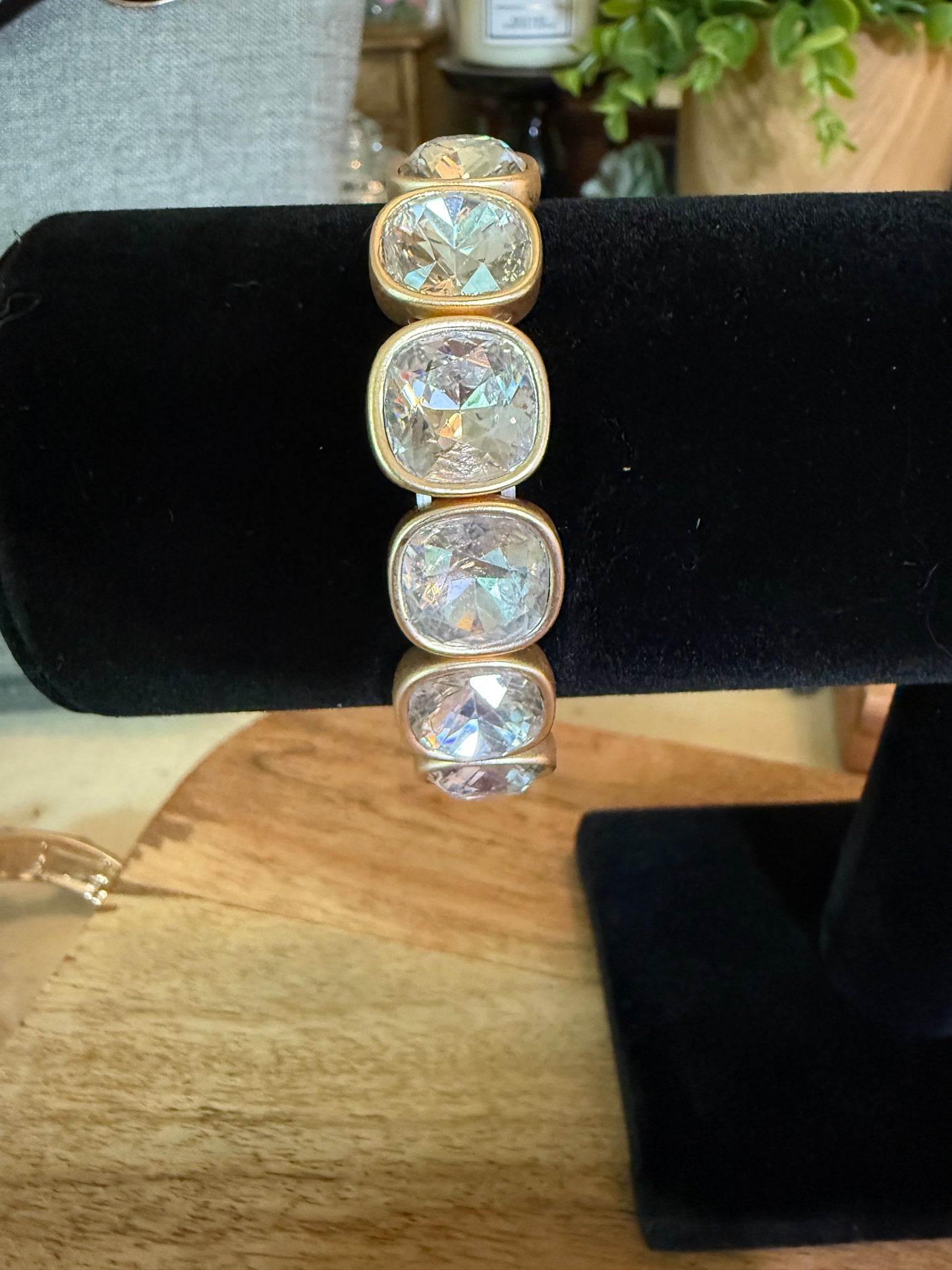 gold and clear stone stretch bracelet
