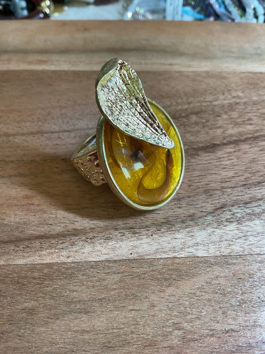 Gold stone statement stretch ring