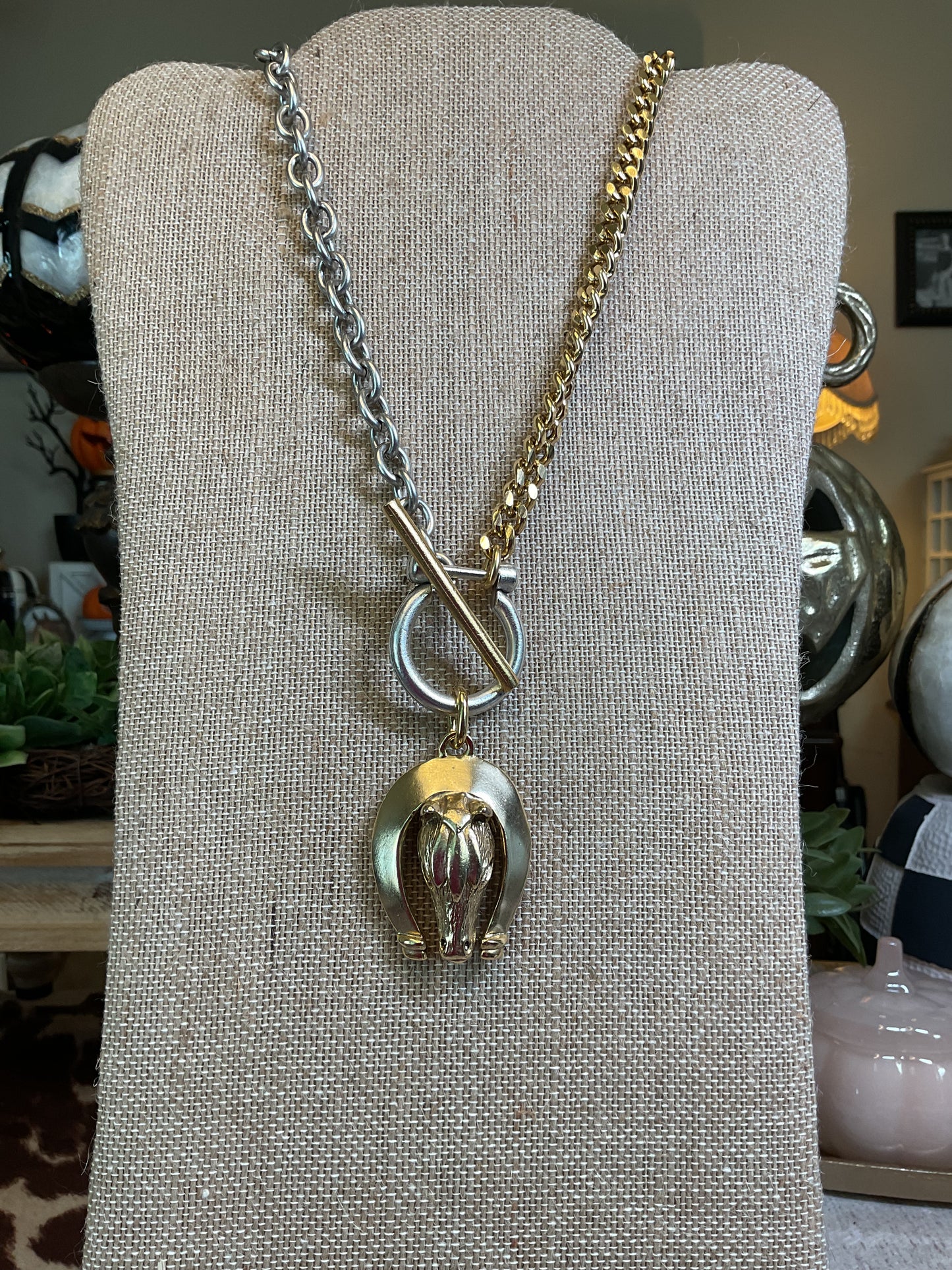 Yochi Two tone chain with large toggle clasp with a horse head pendant