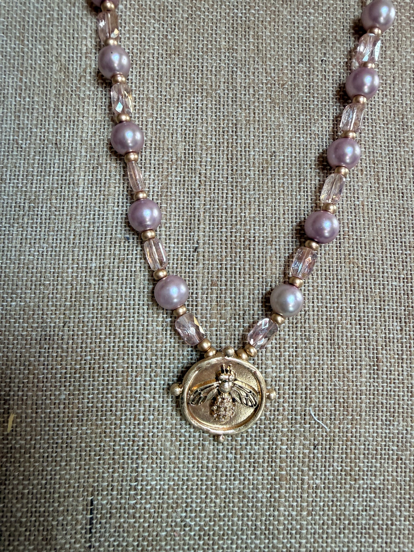 Blush Pearl Bee Medallion Necklace – Gold Coin Pendant with Pink Pearls
