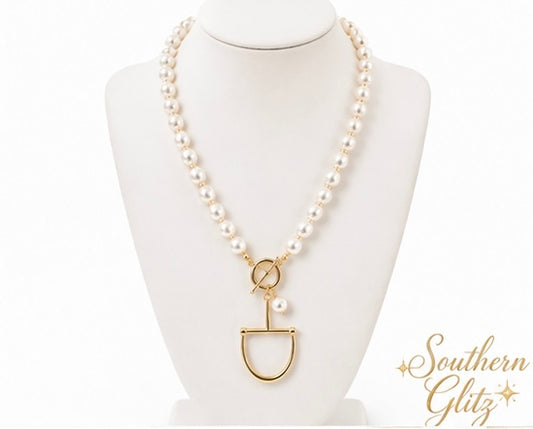 Pearl Equestrian Stirrup Necklace, Gold Horse Stirrup Pendant, Pearl Toggle Necklace, Horse Lover Gift, Elegant Equestrian Jewelry