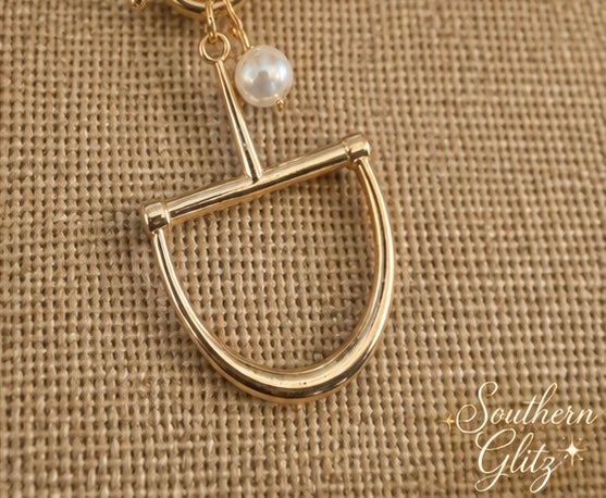 Pearl Equestrian Stirrup Necklace, Gold Horse Stirrup Pendant, Pearl Toggle Necklace, Horse Lover Gift, Elegant Equestrian Jewelry