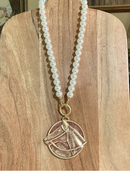 Elegant Pearl Necklace with Gold horse head Pendant