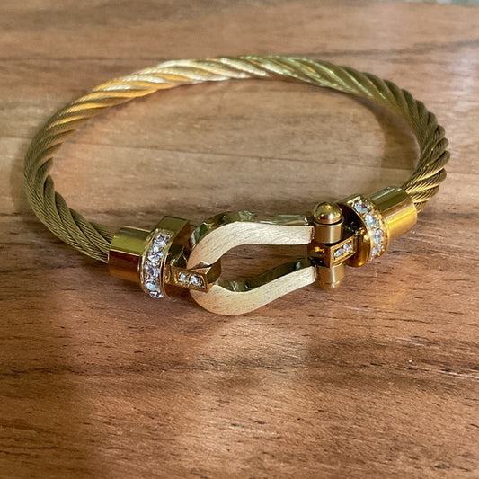 Elegant Gold Bracelet with Crystal Accents
