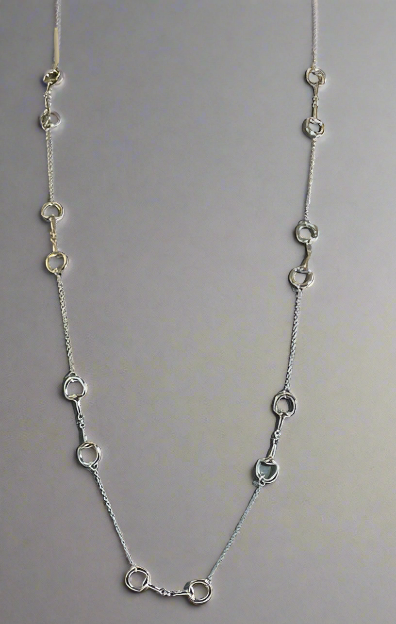 Elegant Silver Snafflebit Necklace