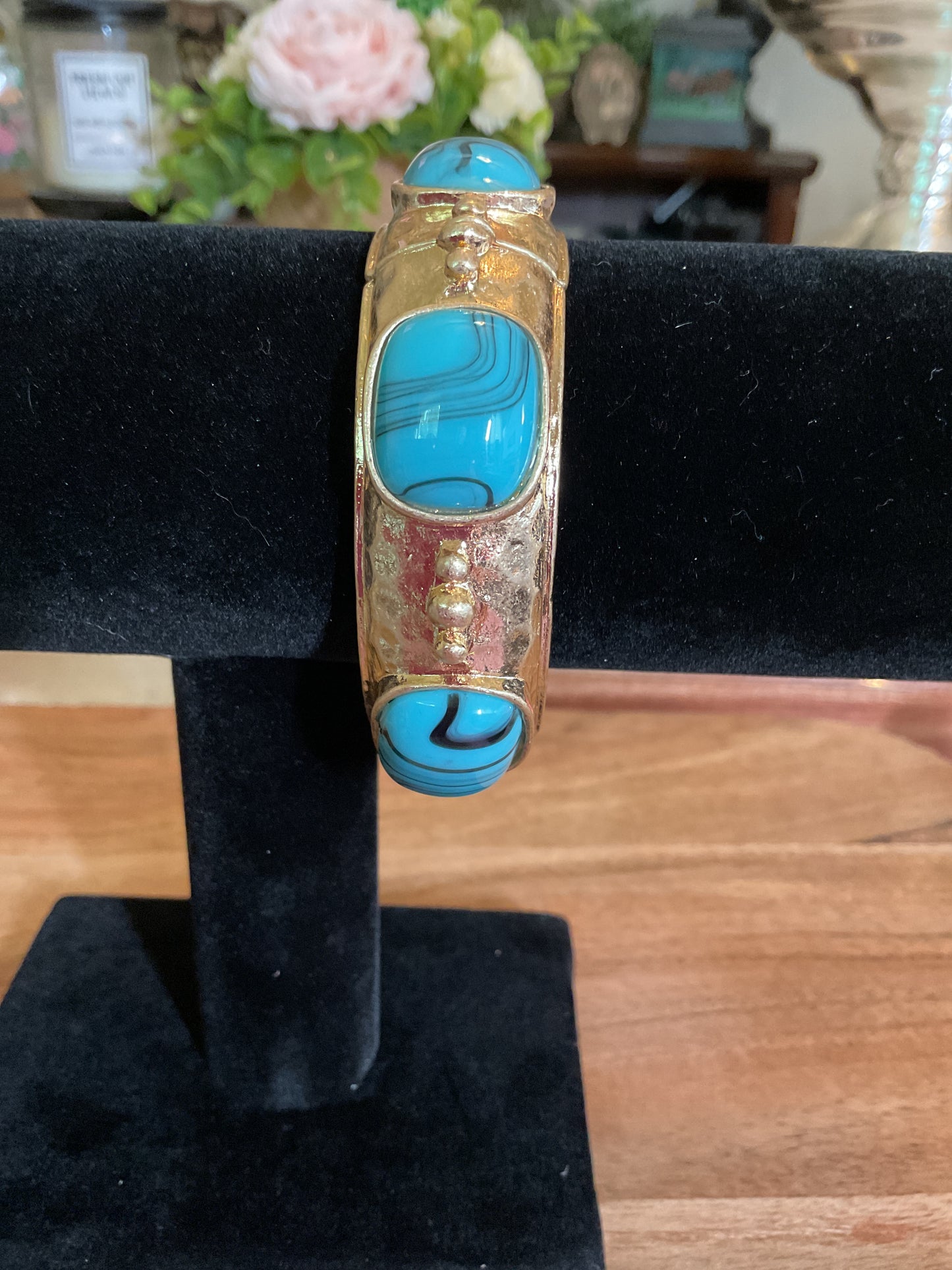 Gold and turquoise stretch bracelet